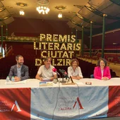 Rueda de prensa 37ª edición de los Premis Literaris Ciutat d'Alzira en el 40 aniversario de Bromera Rueda de prensa 37ª edición de los Premis Literaris Ciutat d'Alzira en el 40 aniversario de Bromera