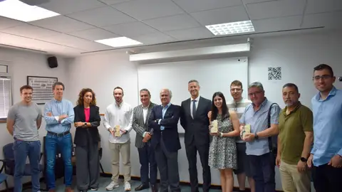 Los alumnos premiados en la entrega de los galardones Los alumnos premiados en la entrega de los galardones