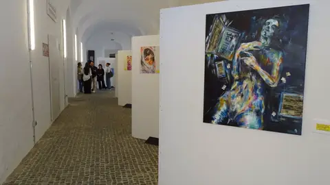 El Hospital Centro Vivo de Badajoz ofrece una exposición de obras de estudiantes publicadas en la revista 'Neura' El Hospital Centro Vivo de Badajoz ofrece una exposición de obras de estudiantes publicadas en la revista 'Neura'