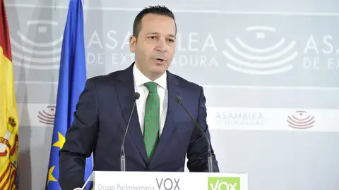 Vox pide reformar el Estatuto de Autonomía de Extremadura para eliminar la condición de aforados de los diputados Vox pide reformar el Estatuto de Autonomía de Extremadura para eliminar la condición de aforados de los diputados