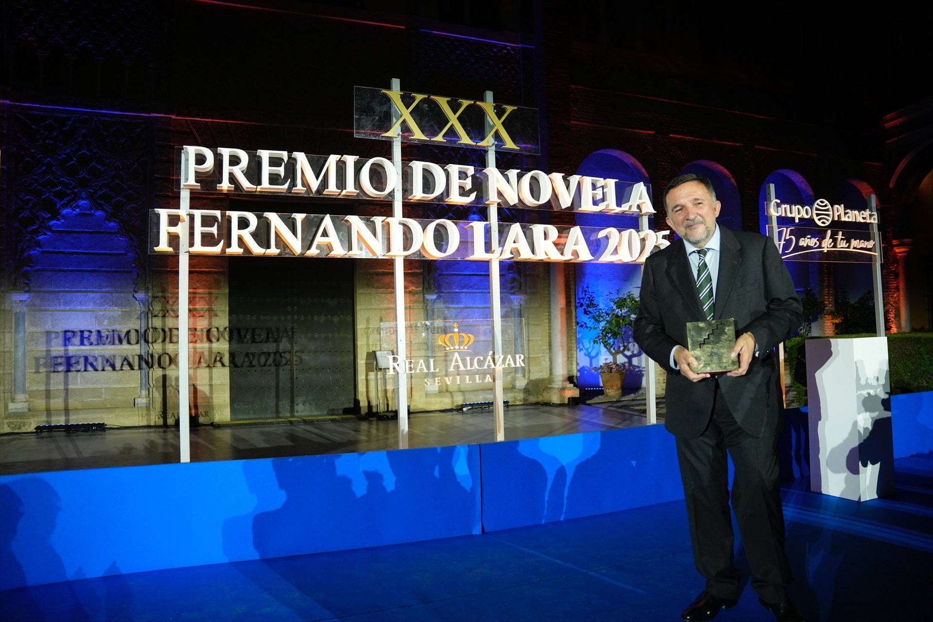 Vila-Sanjuán gana el Premio Fernando Lara con la novela "Misterio en el barrio gótico" Vila-Sanjuán gana el Premio Fernando Lara con la novela "Misterio en el barrio gótico"