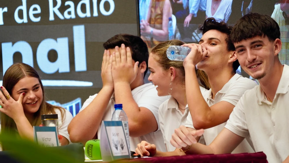 Alumnos del Colegio Santo Ángel en el momento del veredicto del jurado Alumnos del Colegio Santo Ángel en el momento del veredicto del jurado