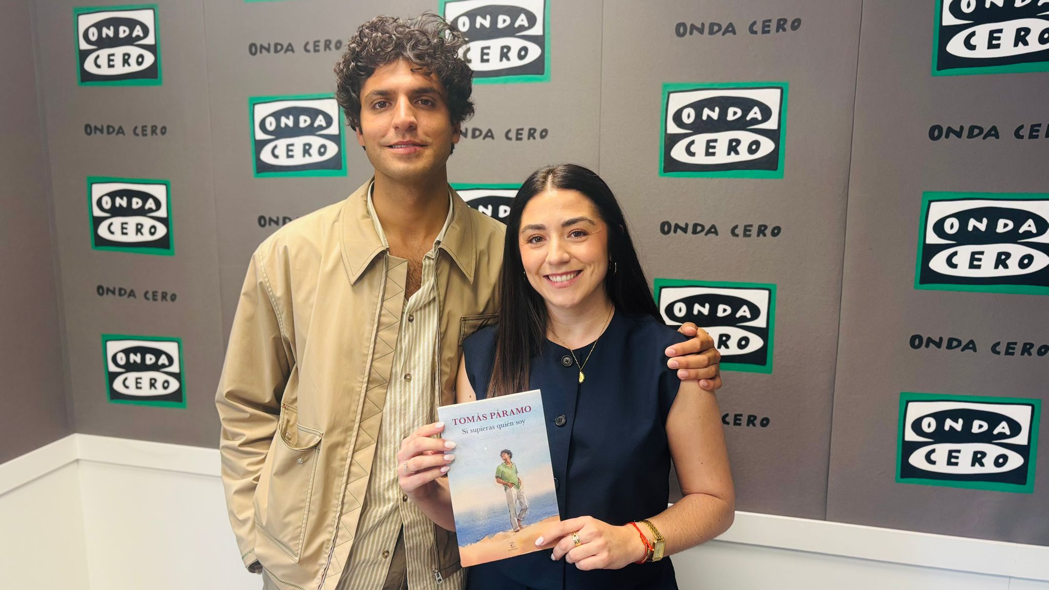 Tomás Páramo se sincera sobre su nuevo libro: "El amor es todo" Tomás Páramo se sincera sobre su nuevo libro: "El amor es todo"