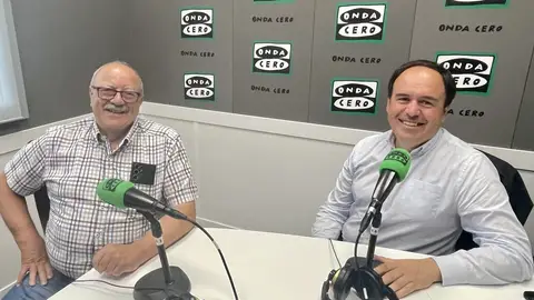 Juanfran Pérez, alcalde de Finestrat, y Pep 'el fuster', Premi carta Pobla 2025. Juanfran Pérez, alcalde de Finestrat, y Pep 'el fuster', Premi carta Pobla 2025.