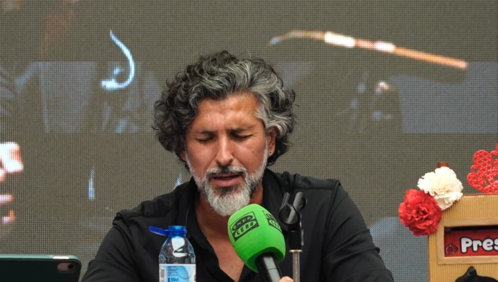 Arcángel cantando un fandango en la Final de Taller de Radio Arcángel cantando un fandango en la Final de Taller de Radio