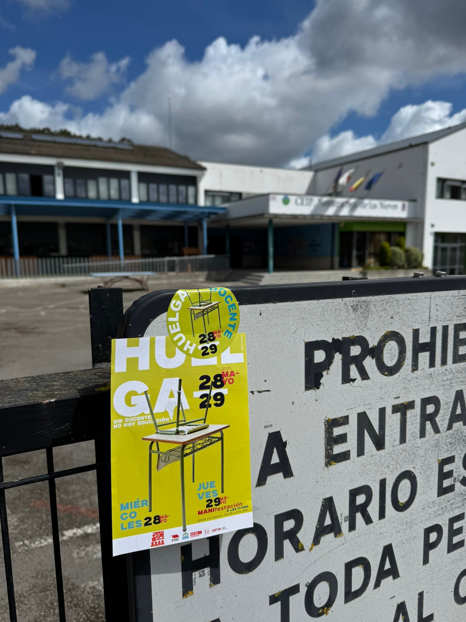 El Gobierno de Cantabria se planta en su oferta de 150 euros a los docentes, que la Junta rechaza y mantiene la huelga El Gobierno de Cantabria se planta en su oferta de 150 euros a los docentes, que la Junta rechaza y mantiene la huelga