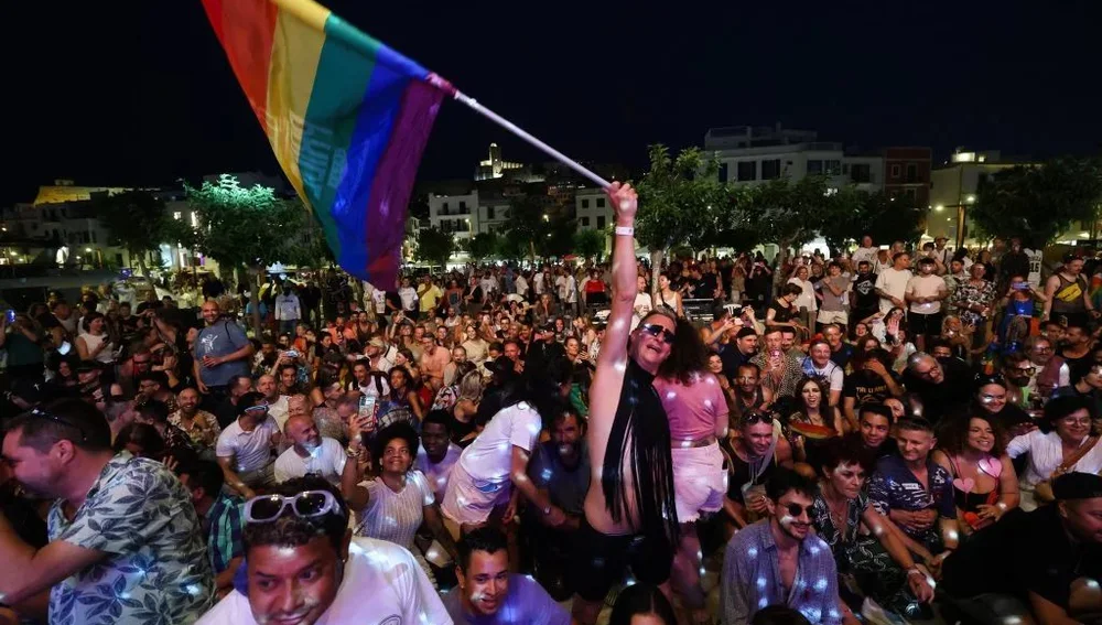 Multitud de personas en el Ibiza Pride Multitud de personas en el Ibiza Pride