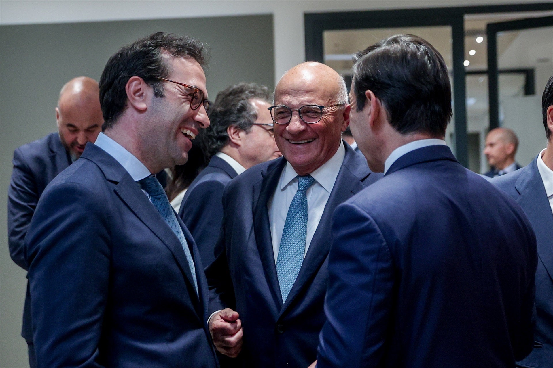 Finaliza esta semana el plazo para que el Gobierno eleve al Consejo de Ministros la opa de BBVA sobre Banco Sabadell Finaliza esta semana el plazo para que el Gobierno eleve al Consejo de Ministros la opa de BBVA sobre Banco Sabadell