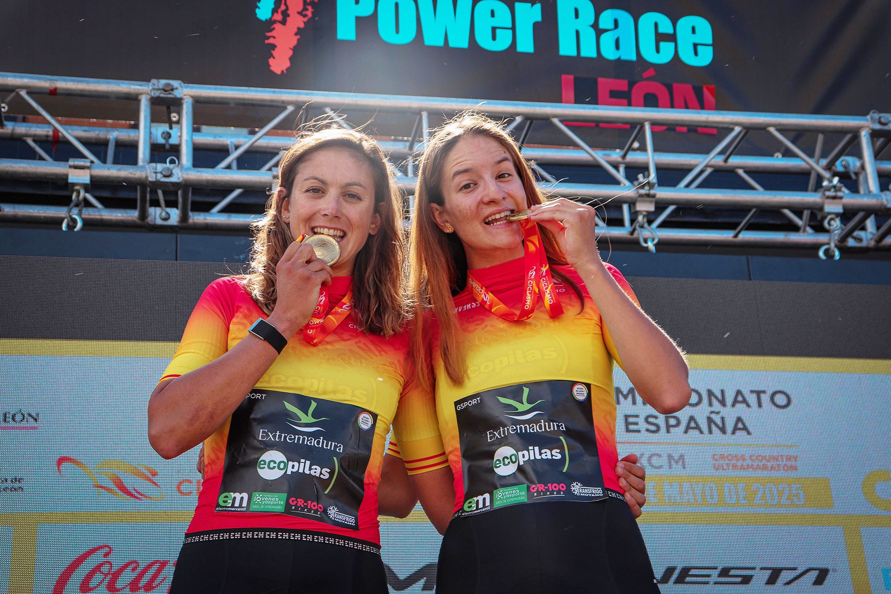 Doblete histórico del Extremadura-Ecopilas en el campeonato de España XCM con Natalia Fischer y María Reyes Murillo Doblete histórico del Extremadura-Ecopilas en el campeonato de España XCM con Natalia Fischer y María Reyes Murillo