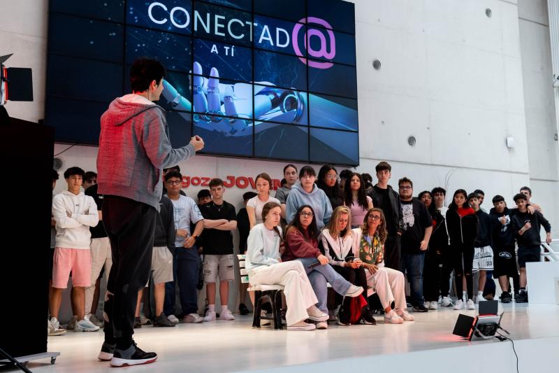 El 21% de los jóvenes zaragozanos, enganchados a Internet El 21% de los jóvenes zaragozanos, enganchados a Internet