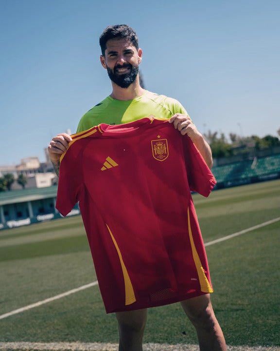 Isco: "Después de tantos años, volver se disfruta más" Isco: "Después de tantos años, volver se disfruta más"
