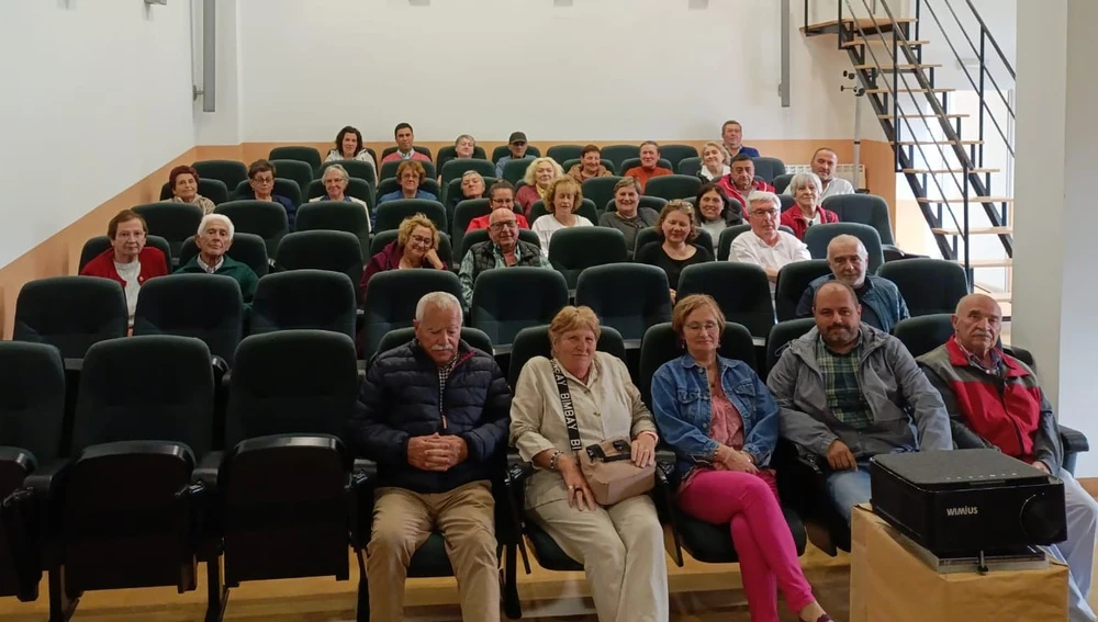 Los colectivos de San Tirso de Abres valoran 18 meses de deficiencias en la atención sanitaria. Los colectivos de San Tirso de Abres valoran 18 meses de deficiencias en la atención sanitaria.