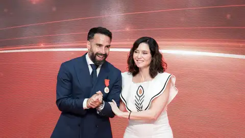 Carvajal recibe la Medalla de Oro de la Comunidad de Madrid Carvajal recibe la Medalla de Oro de la Comunidad de Madrid