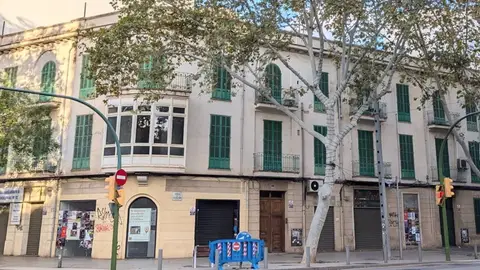 Edificio de la calle 31 de diciembre, 27 de Palma, obra del arquitecto Gaspar Bennàssar Edificio de la calle 31 de diciembre, 27 de Palma, obra del arquitecto Gaspar Bennàssar