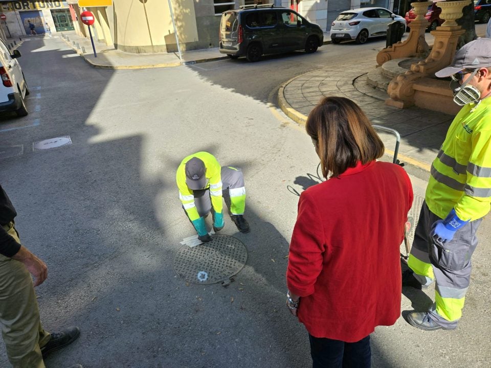 La Concejalía de Sanidad de Orihuela intensifica el control de plagas en el alcantarillado con la llegada del calor La Concejalía de Sanidad de Orihuela intensifica el control de plagas en el alcantarillado con la llegada del calor