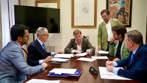 El Ayuntamiento de Badajoz iniciará en junio la construcción de 34 viviendas de VPO en San Roque El Ayuntamiento de Badajoz iniciará en junio la construcción de 34 viviendas de VPO en San Roque