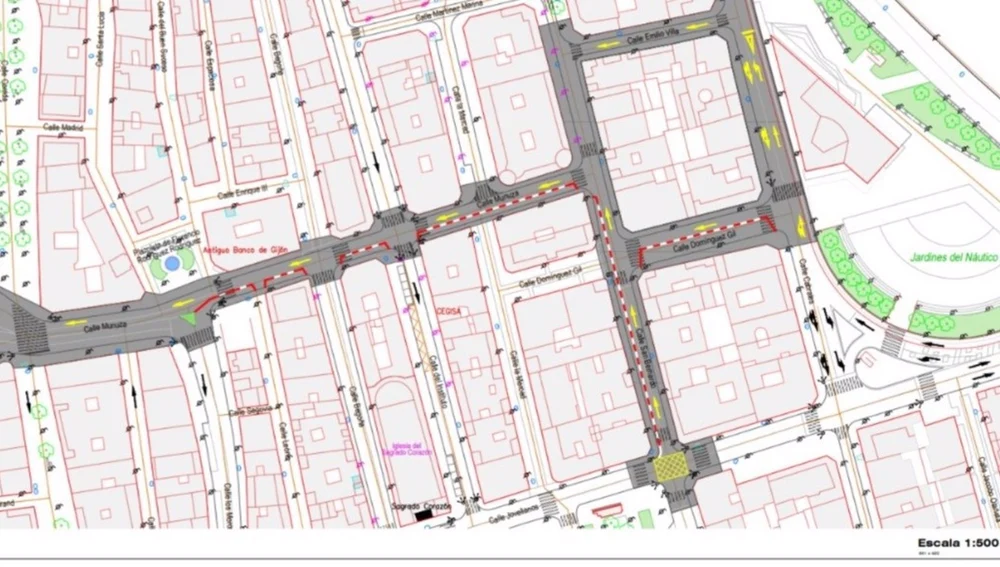El Ayuntamiento probará que la calle Munuza tenga un único carril para coches El Ayuntamiento probará que la calle Munuza tenga un único carril para coches