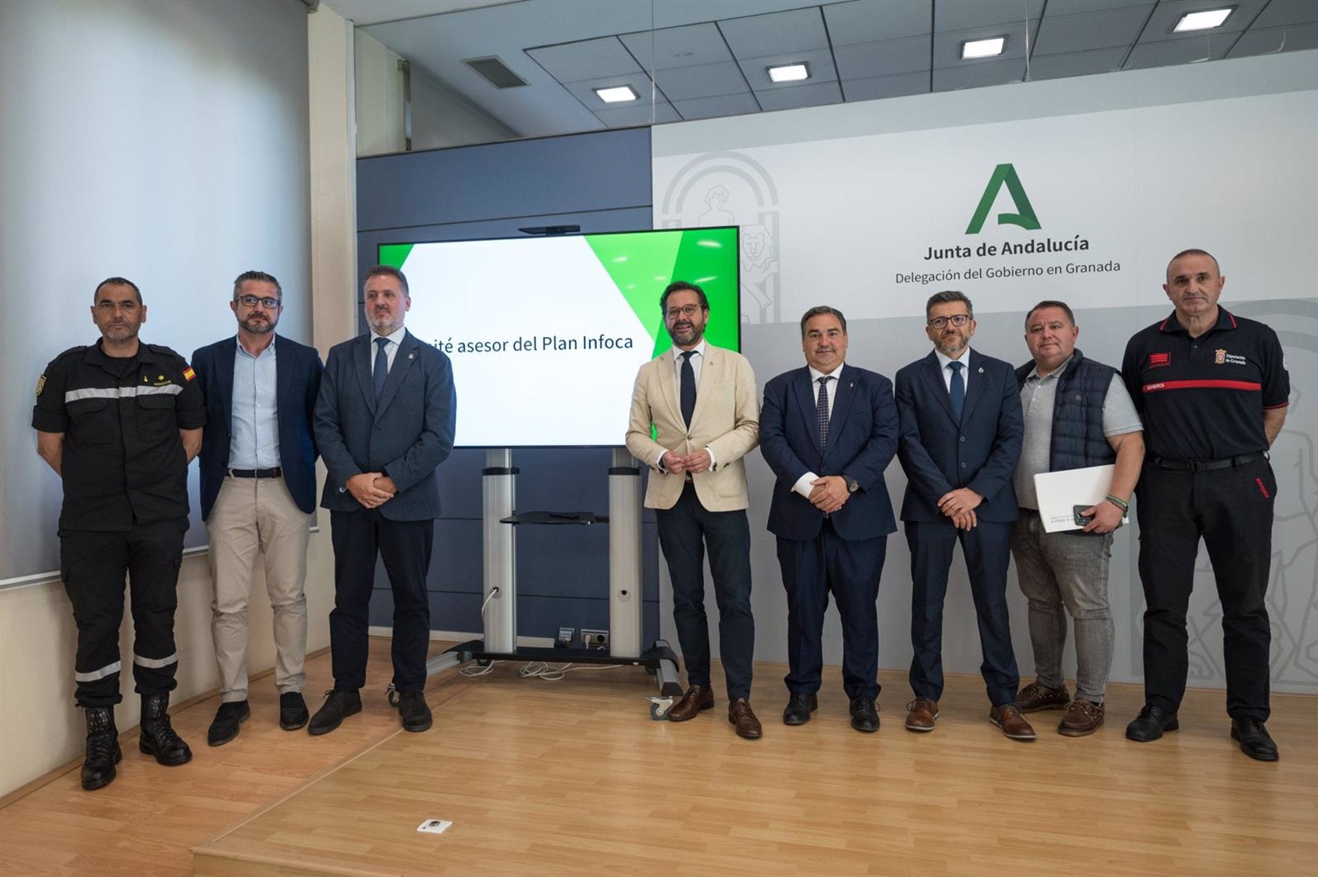 El Plan Infoca movilizará a 700 efectivos en Granada para combatir los incendios forestales El Plan Infoca movilizará a 700 efectivos en Granada para combatir los incendios forestales