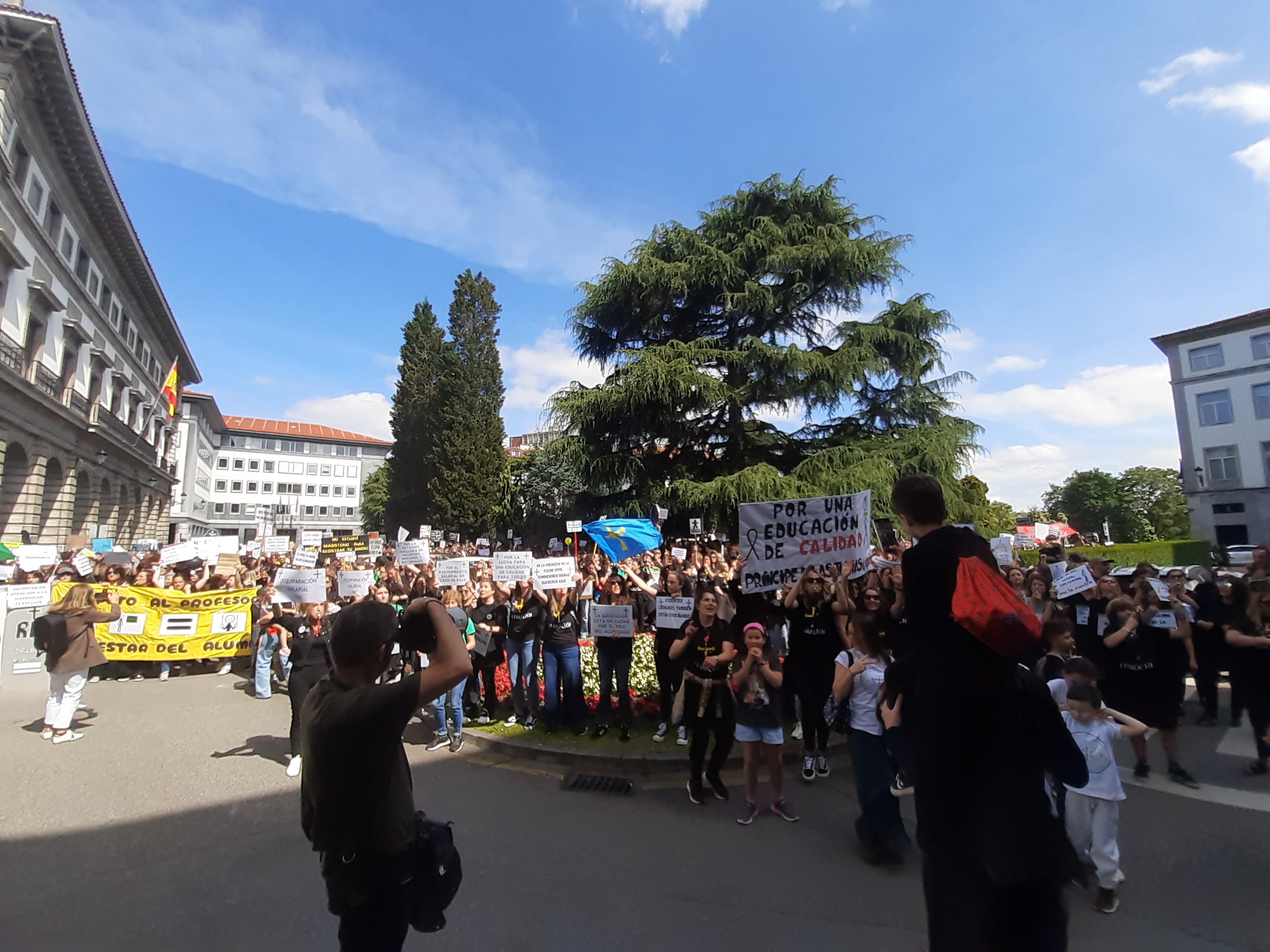 Los maestros paran en Asturias en rechazo de la política del Principado Los maestros paran en Asturias en rechazo de la política del Principado