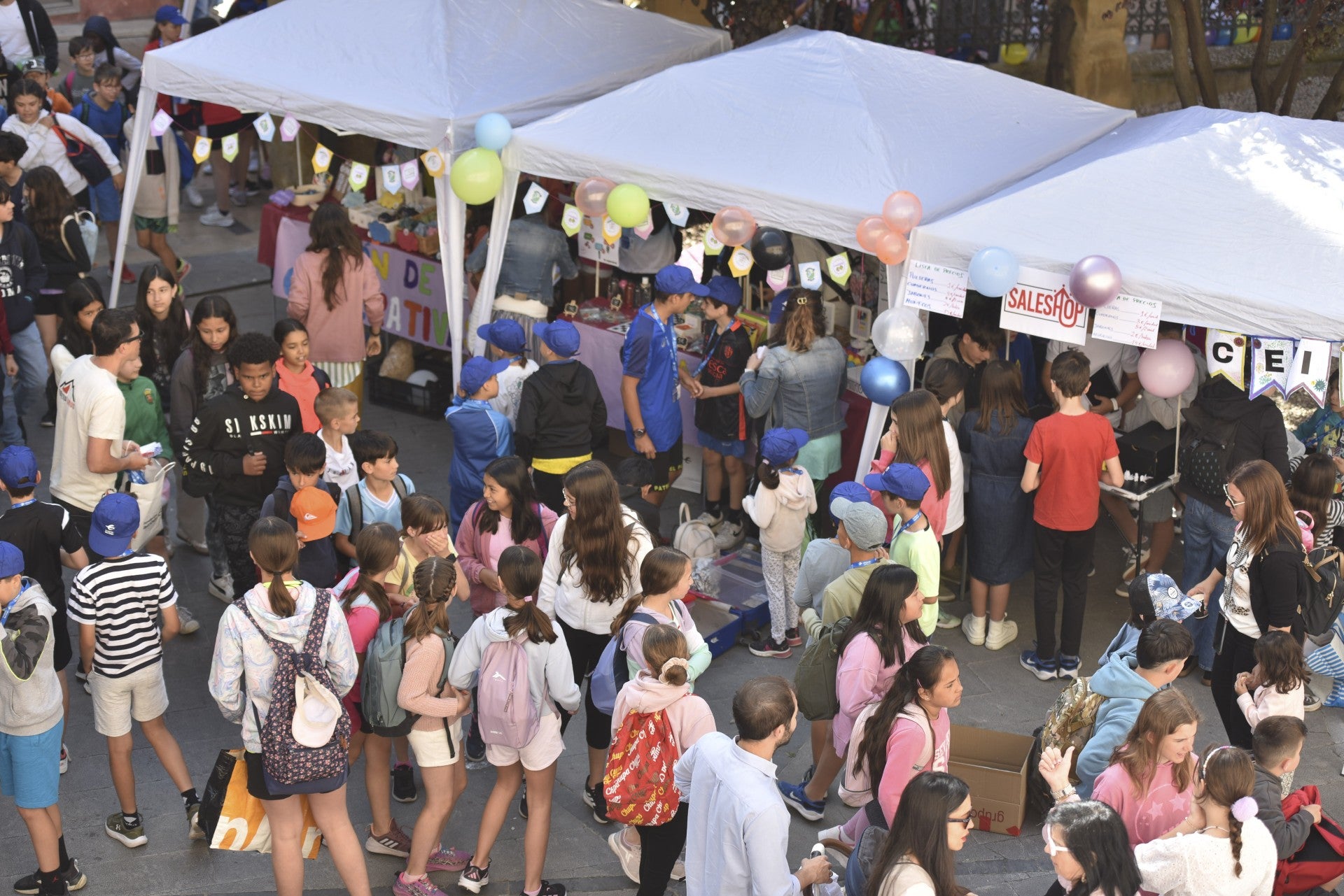 Cuatrocientos escolares "aprenden a emprender" en Huesca con Fundación Ibercaja Cuatrocientos escolares "aprenden a emprender" en Huesca con Fundación Ibercaja