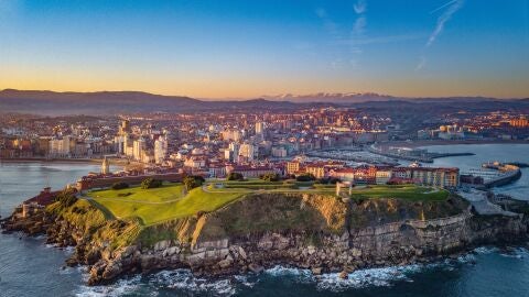 Avanza el plan estrat&eacute;gico de turismo 2025-2030 de Gij&oacute;n