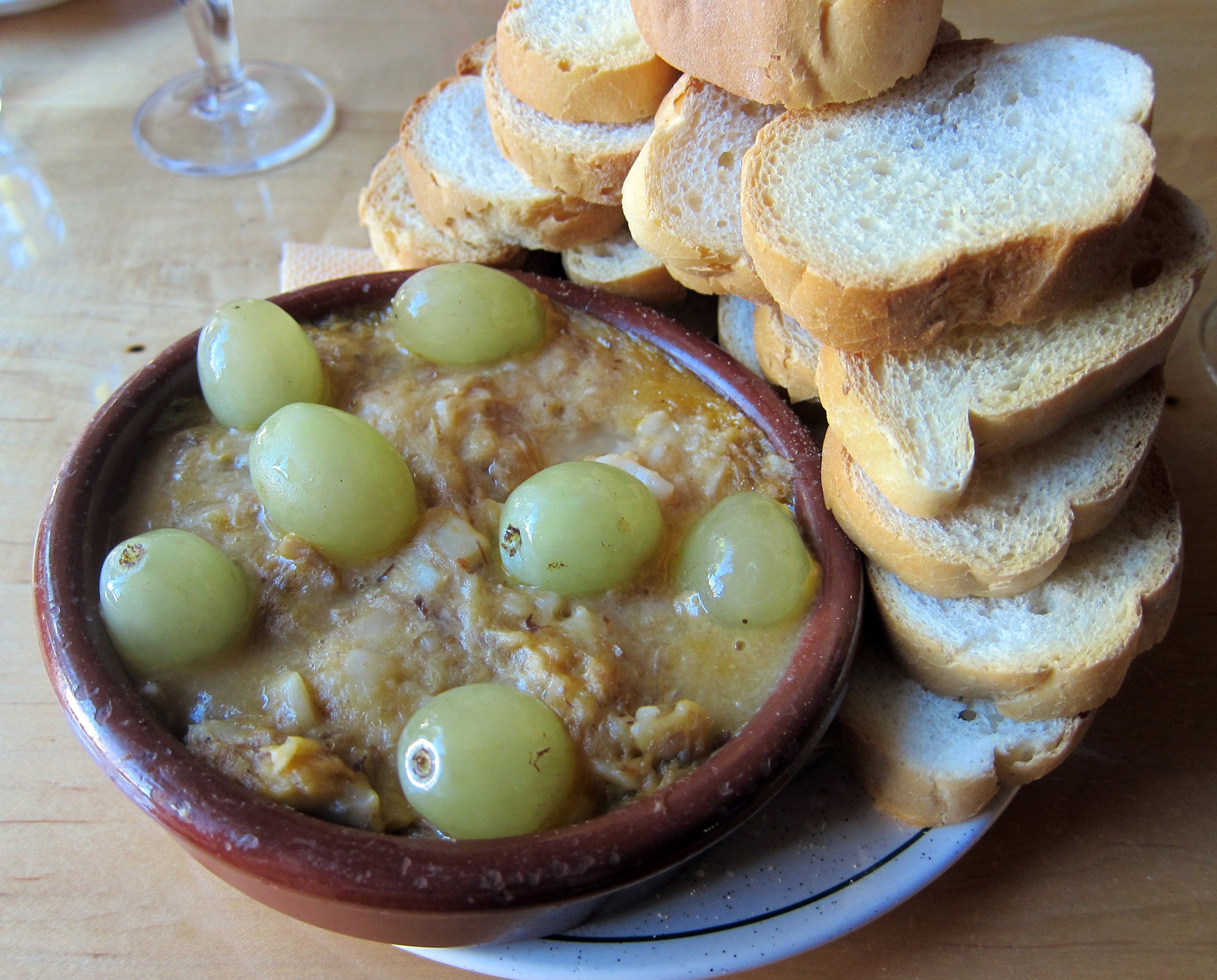 Gastronomía de Huerta del Marquesado: el pueblo que forma parte del Parque Natural de la serranía de Cuenca Gastronomía de Huerta del Marquesado: el pueblo que forma parte del Parque Natural de la serranía de Cuenca