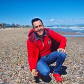 Pere Antoni, alcalde de Canet d'en Berenguer en la playa Racó de Mar