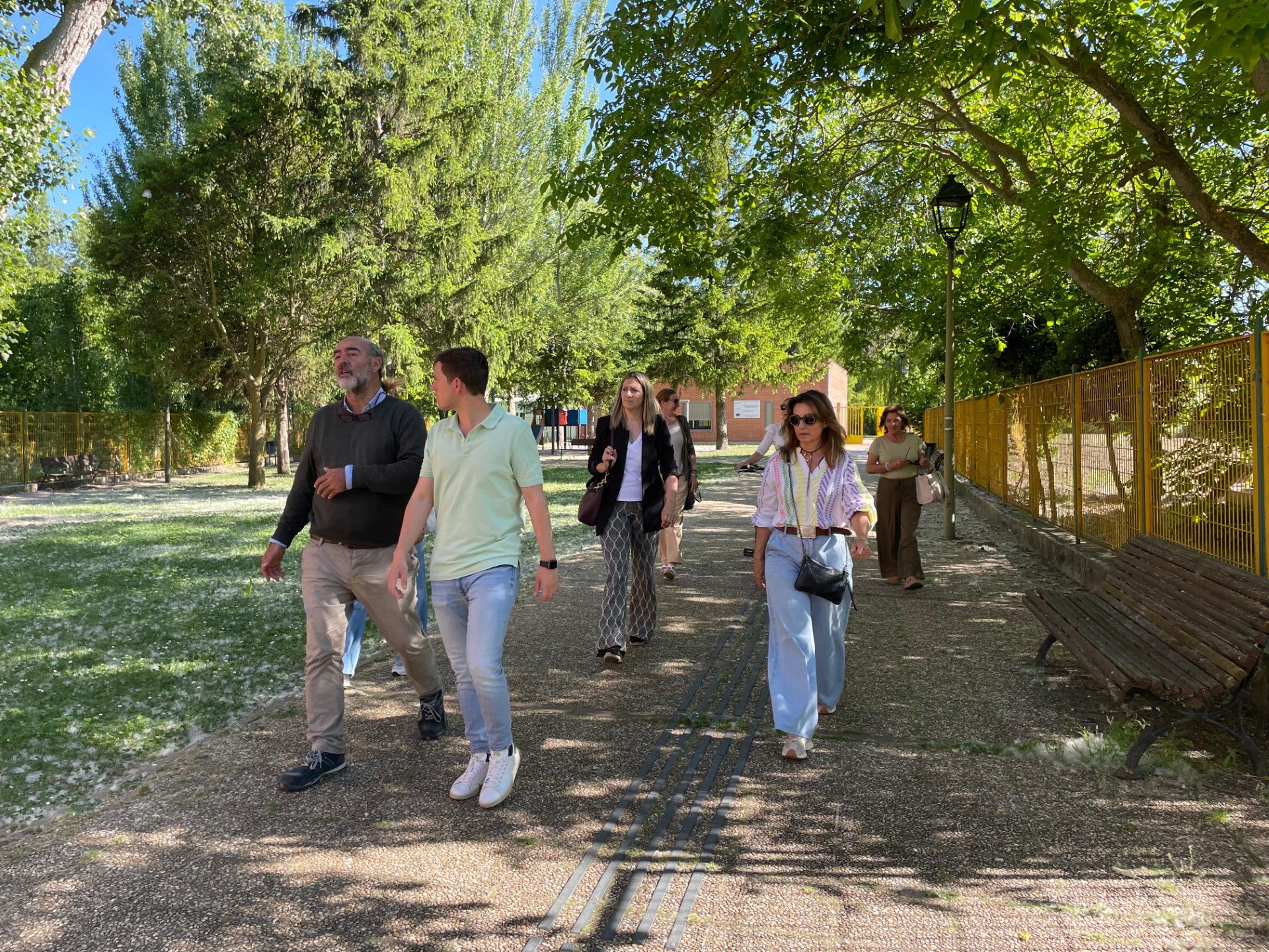 El PP reclama mejoras en el acerado y un mayor cuidado de las zonas verdes en el barrio de Allende el Río El PP reclama mejoras en el acerado y un mayor cuidado de las zonas verdes en el barrio de Allende el Río