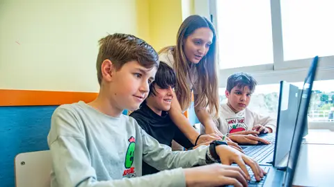 Campamento Digital para que los jóvenes aprendan tecnología en verano Campamento Digital para que los jóvenes aprendan tecnología en verano