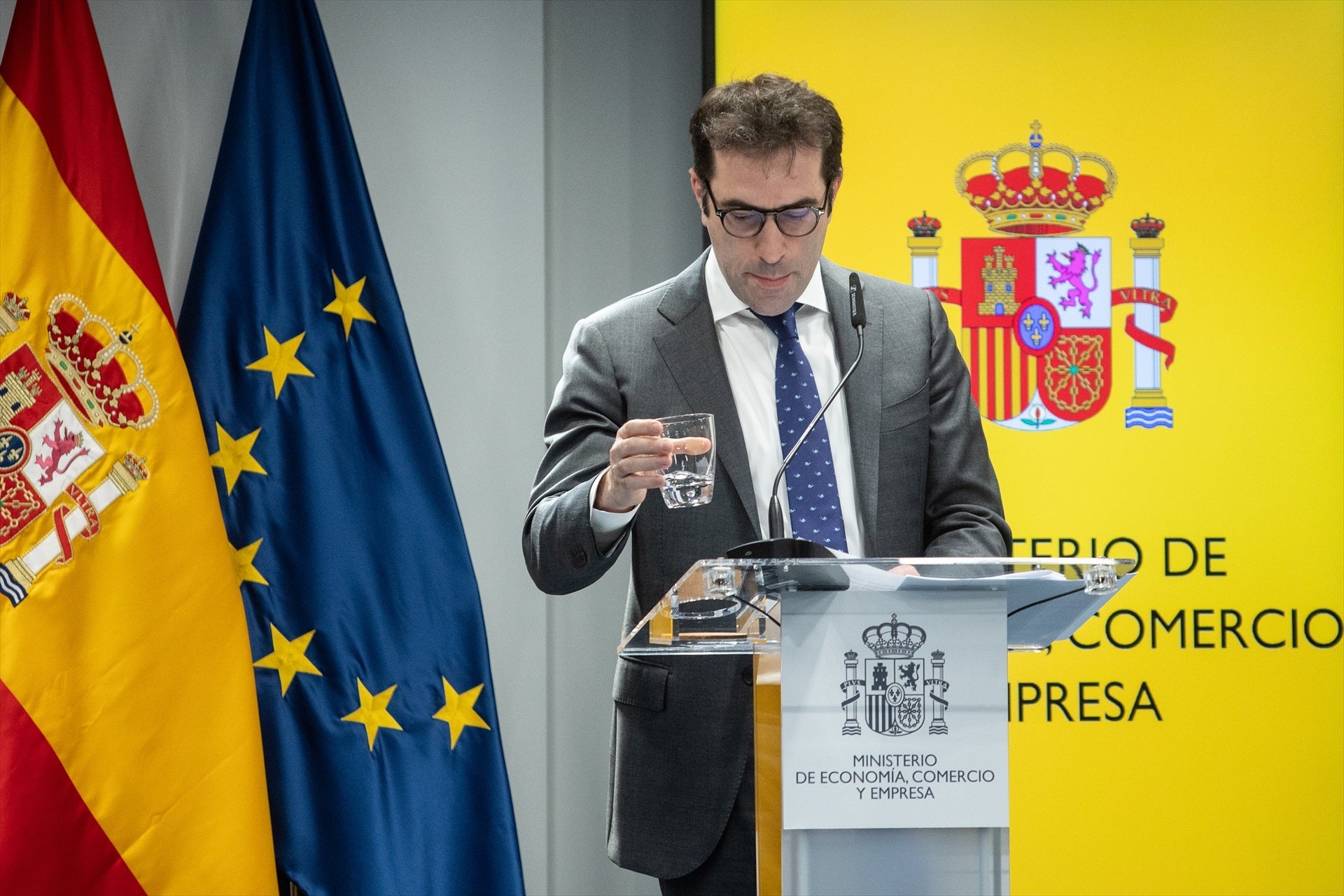 Bruselas no ve razones para que el Gobierno bloquee la OPA de BBVA sobre banco Sabadell Bruselas no ve razones para que el Gobierno bloquee la OPA de BBVA sobre banco Sabadell