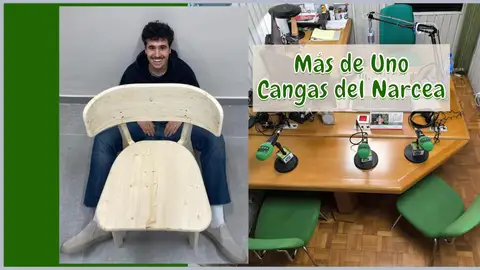 Mateo Magaz con uno de los diseños en los que ha participado, la silla Kram Mateo Magaz con uno de los diseños en los que ha participado, la silla Kram