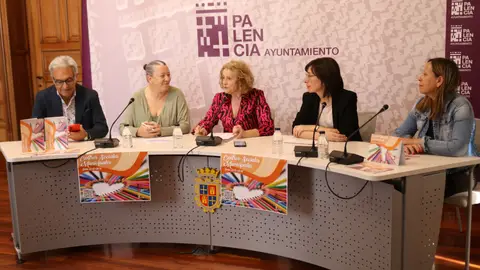 El Ayuntamiento de Palencia presenta el próximo curso de los CEAS .