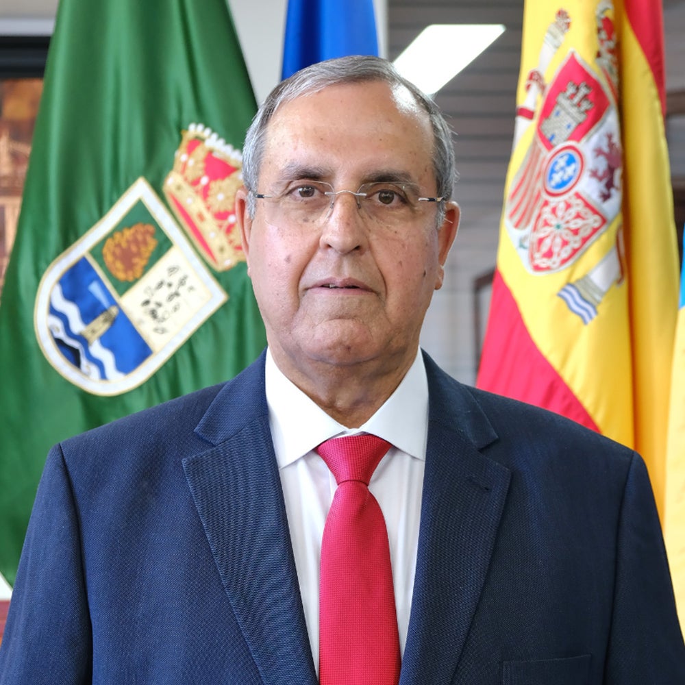 Juan Miguel Padrón, alcalde de El Pinar (Canarias): "Son personas tal y como nosotros, pero de distinto color" Juan Miguel Padrón, alcalde de El Pinar (Canarias): "Son personas tal y como nosotros, pero de distinto color"