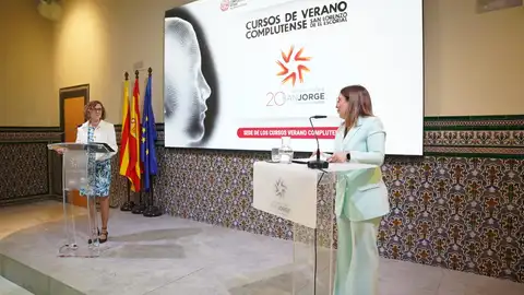 La vicerrectora de Comunicación y directora de los Cursos de Verano de la Universidad Complutense de Madrid, Natalia Abuín, y la rectora de la Universidad San Jorge, Silvia Carrascal La vicerrectora de Comunicación y directora de los Cursos de Verano de la Universidad Complutense de Madrid, Natalia Abuín, y la rectora de la Universidad San Jorge, Silvia Carrascal