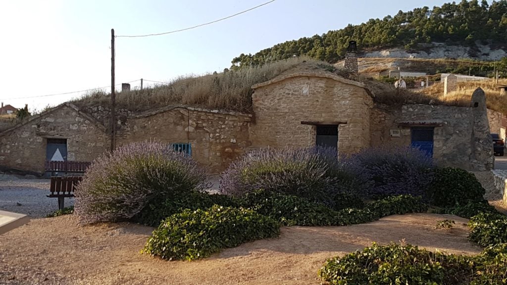 La Diputación saca a licitación la obra de restauración ambiental del Barrio de las Bodegas de Dueñas La Diputación saca a licitación la obra de restauración ambiental del Barrio de las Bodegas de Dueñas