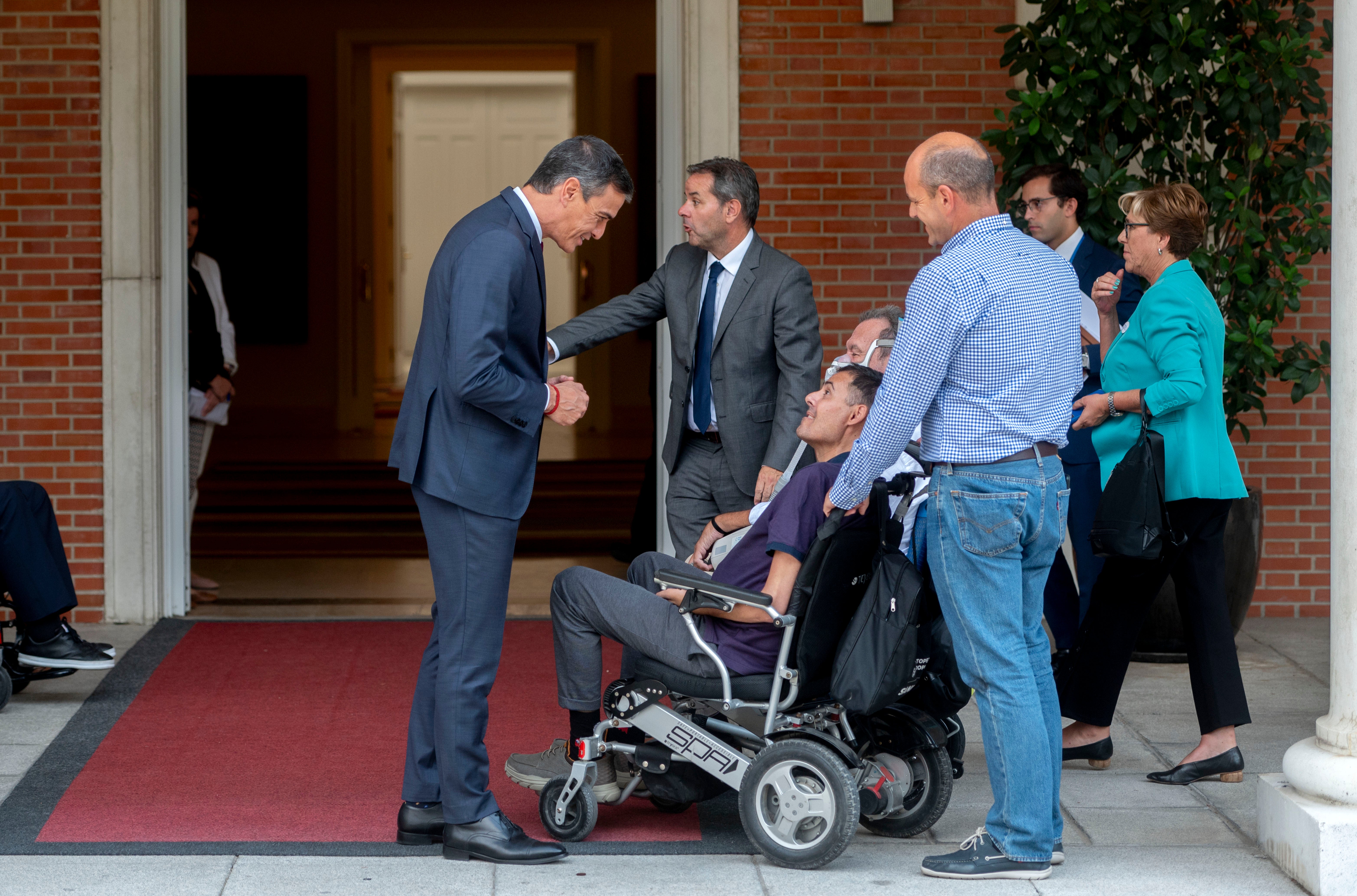 Cinco años de promesas incumplidas: la realidad de las ayudas a enfermos de ELA en España Cinco años de promesas incumplidas: la realidad de las ayudas a enfermos de ELA en España