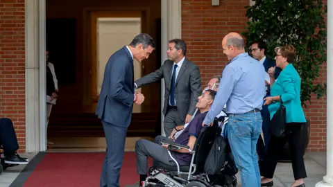 Pedro Sánchez en un encuentro con representantes de asociaciones, pacientes, familiares y cuidadores de personas con ELA, en el Complejo de La Moncloa, a 19 de septiembre de 2024 Pedro Sánchez en un encuentro con representantes de asociaciones, pacientes, familiares y cuidadores de personas con ELA, en el Complejo de La Moncloa, a 19 de septiembre de 2024