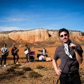 Valiente Bosque nos invita a disfrutar de su nuevo álbum en onda Cero. Valiente Bosque nos invita a disfrutar de su nuevo álbum en onda Cero.