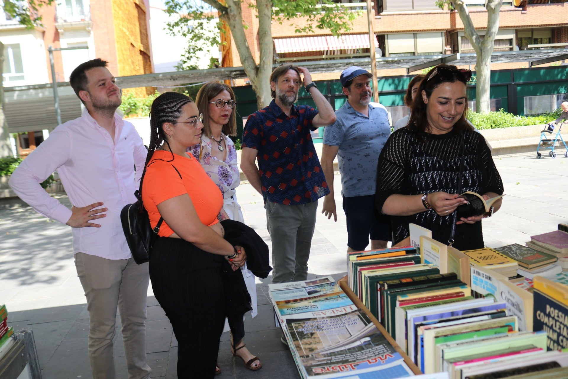 Libreros procedentes de León, Ponferrada, Madrid y Valladolid participan en la XXXII Feria del Libro Antiguo y de Ocasión Libreros procedentes de León, Ponferrada, Madrid y Valladolid participan en la XXXII Feria del Libro Antiguo y de Ocasión