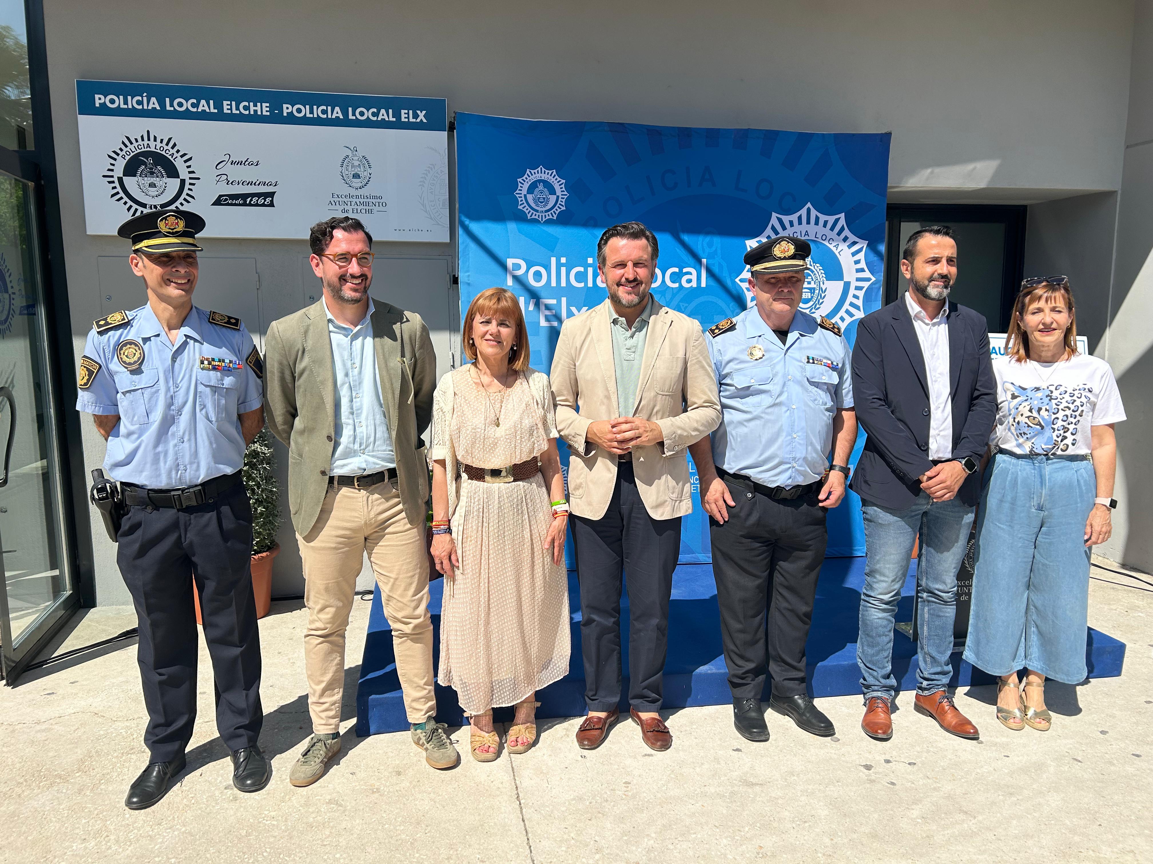 La Policía Local de Elche tiene desde este viernes presencia permanente en el barrio de Carrús La Policía Local de Elche tiene desde este viernes presencia permanente en el barrio de Carrús