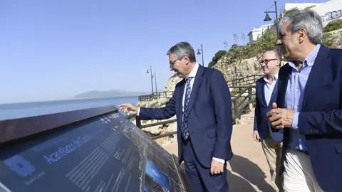 La Diputación Provincial de Málaga instala el primer Punto Azul sobre patrimonio marino de la provincia en los acantilados de El Cantal La Diputación Provincial de Málaga instala el primer Punto Azul sobre patrimonio marino de la provincia en los acantilados de El Cantal