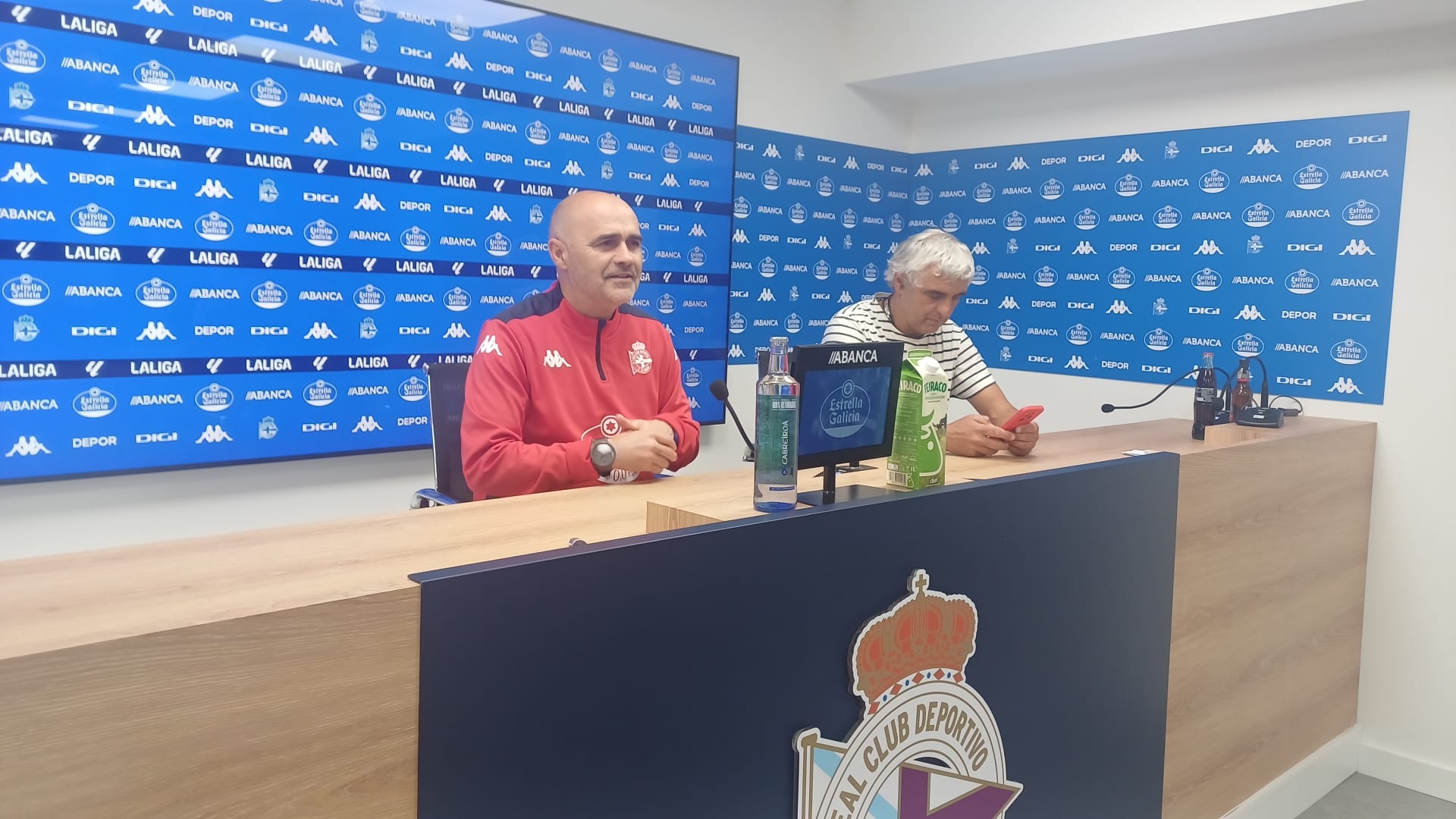 Óscar Gilsanz: "El club me ha dicho que hasta la próxima semana no hablaremos de mi futuro en el Deportivo" Óscar Gilsanz: "El club me ha dicho que hasta la próxima semana no hablaremos de mi futuro en el Deportivo"