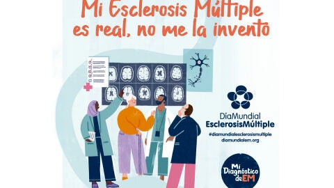 Almorad&iacute; ilumina de naranja la Plaza de la Constituci&oacute;n por el D&iacute;a de la Esclerosis M&uacute;ltiple