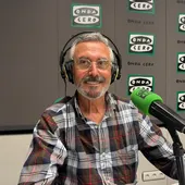 El fotógrafo Toni Fullera visita los estudios de Onda Cero Castellón. El fotógrafo Toni Fullera visita los estudios de Onda Cero Castellón.