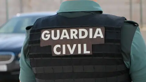 Imagen de recurso de un agente de la Guardia Civil. Imagen de recurso de un agente de la Guardia Civil.