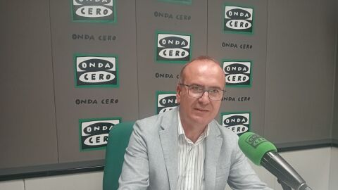 &Aacute;ngel Baez es el actual director de El Peri&oacute;dico Mediterr&aacute;neo. 