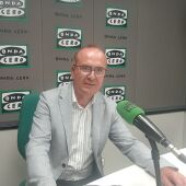 Ángel Baez es el actual director de El Periódico Mediterráneo. 
