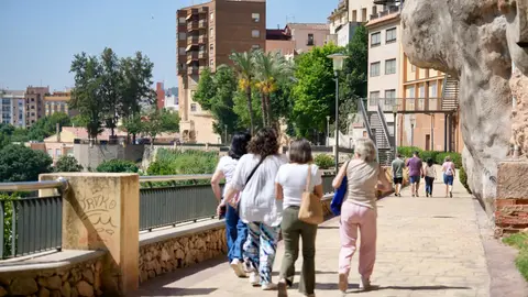 Ciudadanos participando en la experiencia turística. Ciudadanos participando en la experiencia turística.
