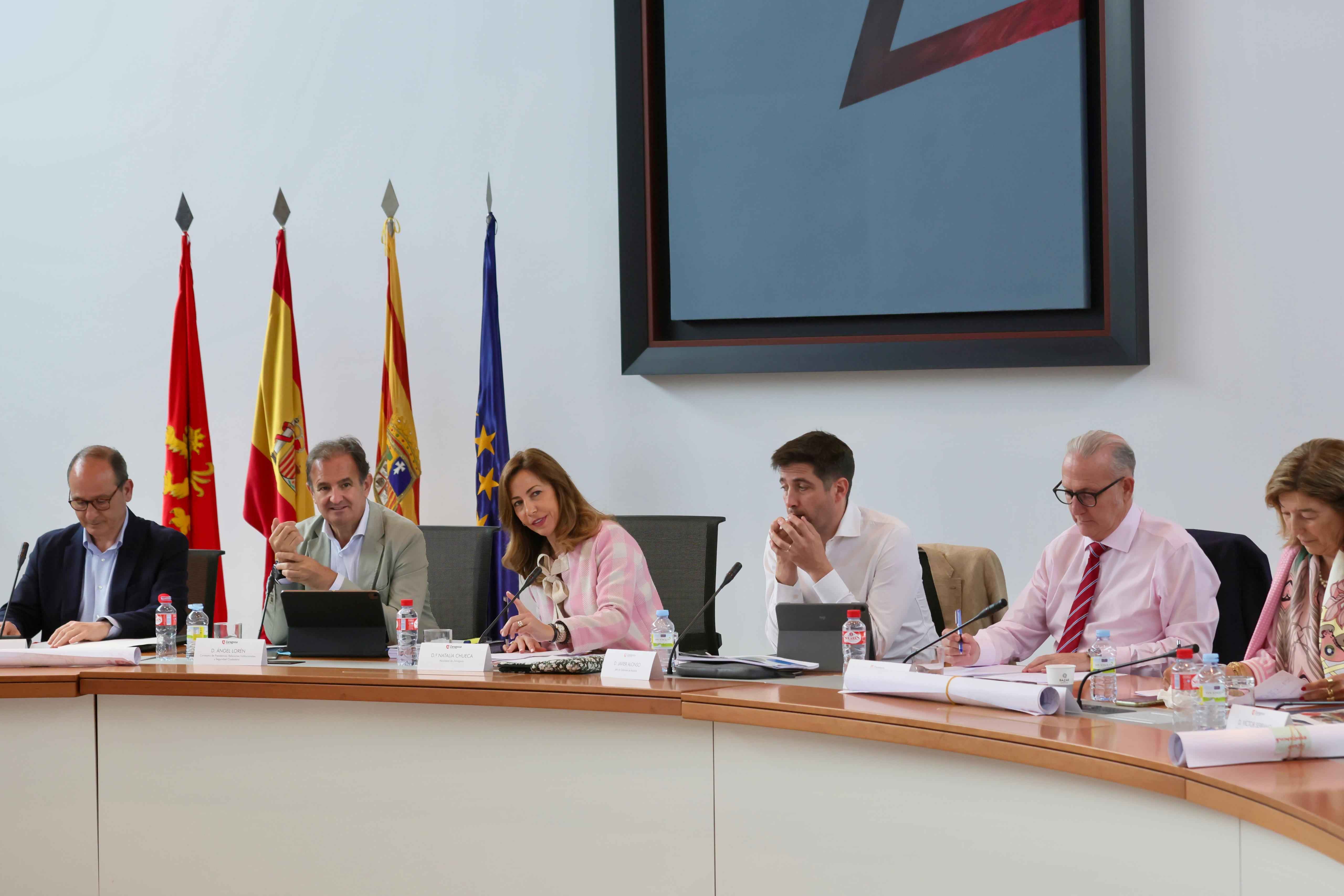 Chueca exige a Moncloa el pago de 63 millones de las entregas a cuenta Chueca exige a Moncloa el pago de 63 millones de las entregas a cuenta