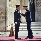 El intendente de la Policía Local de Vila-real, Ramón Martínez, durante el momento que recibió la distinción. 